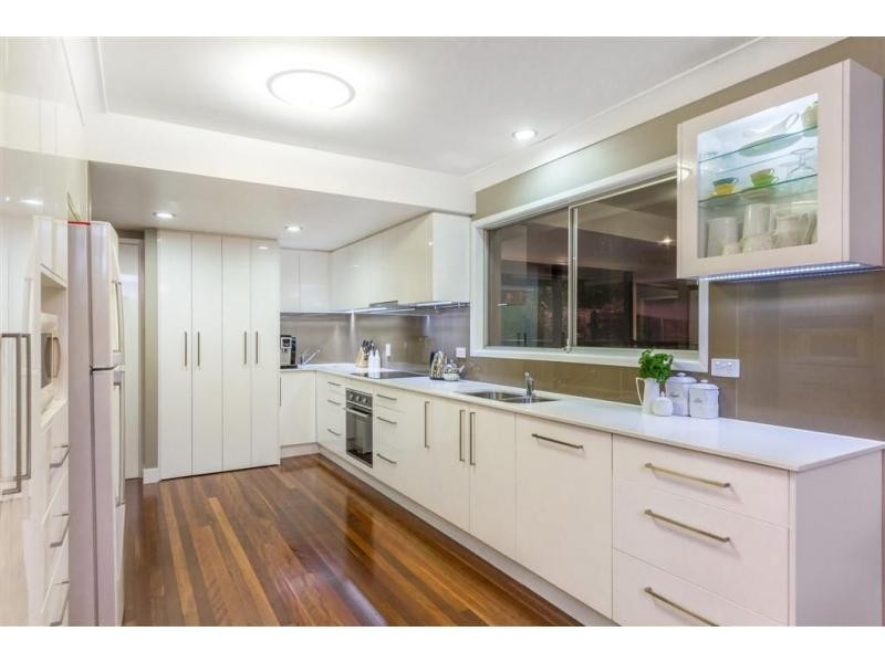 28 Tandanya Street, Mansfield QLD 4122