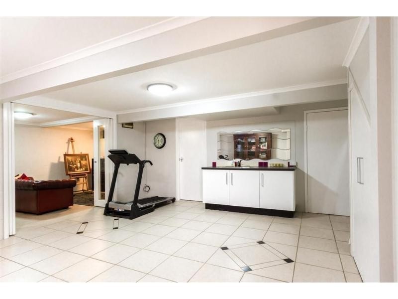 28 Tandanya Street, Mansfield QLD 4122