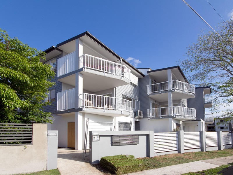 11/12 Lake Street, Yeronga QLD 4104