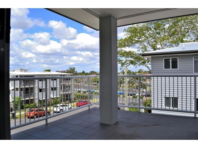11/12 Lake Street, Yeronga QLD 4104
