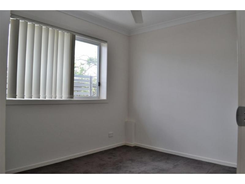 11/12 Lake Street, Yeronga QLD 4104