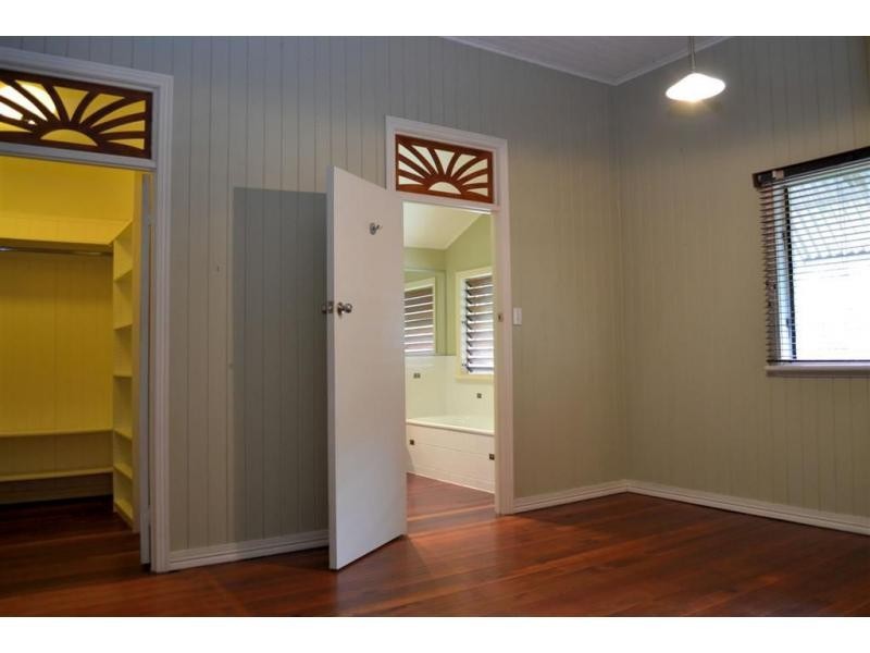 9 Birkalla Street, Bulimba QLD 4171