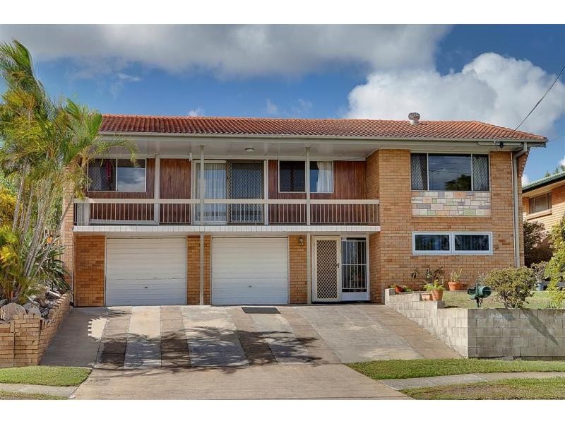 232 Broadwater Road, Mansfield QLD 4122