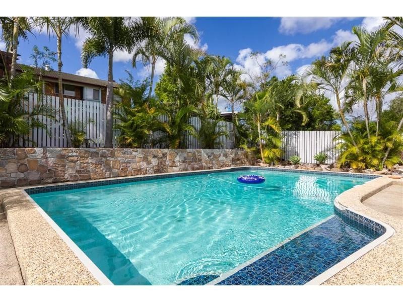 232 Broadwater Road, Mansfield QLD 4122