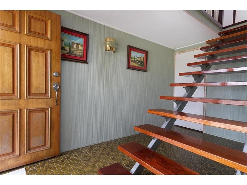 232 Broadwater Road, Mansfield QLD 4122