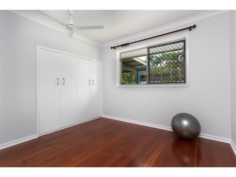 232 Broadwater Road, Mansfield QLD 4122