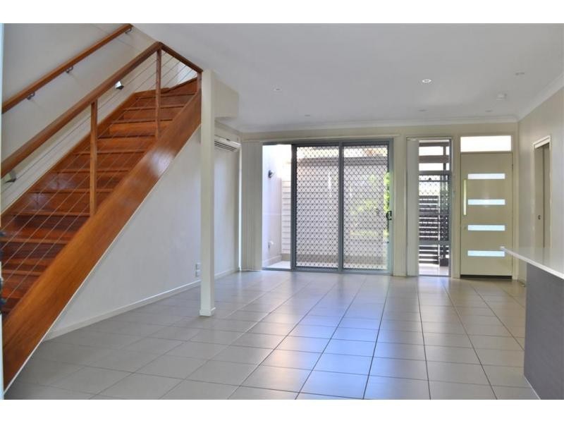 2/21 Bartlett Street, Morningside QLD 4170