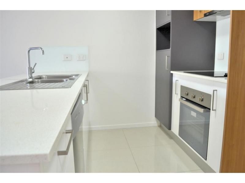 216/83 Lawson Street, Morningside QLD 4170