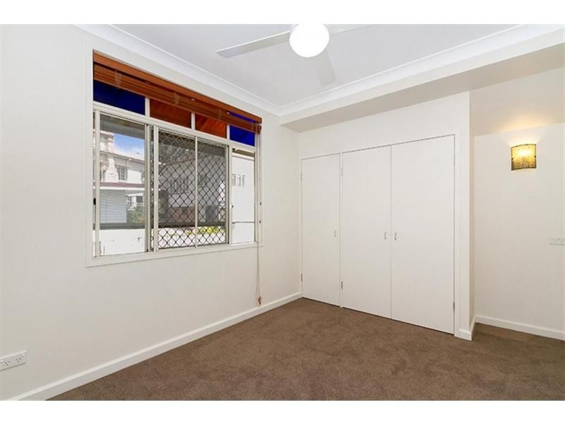 15C Brighton Road, Highgate Hill QLD 4101