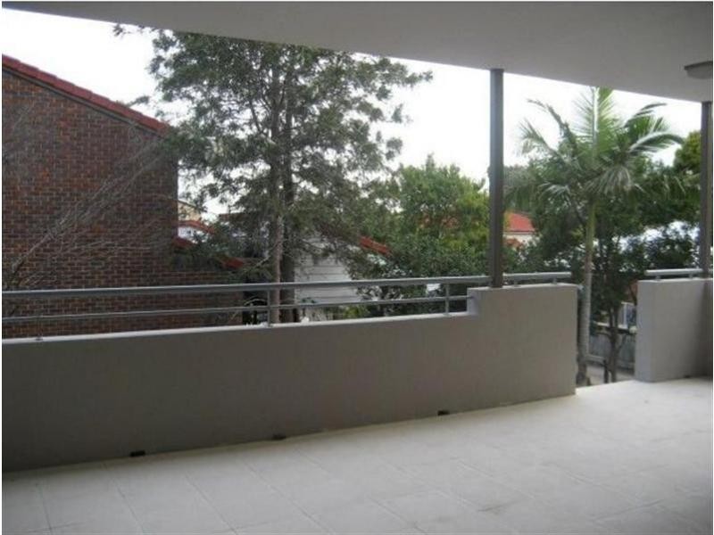 11 Stamford Street, Yeerongpilly QLD 4105