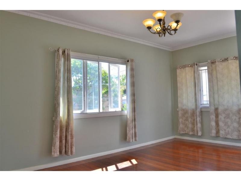 58 Lincoln Street, Greenslopes QLD 4120