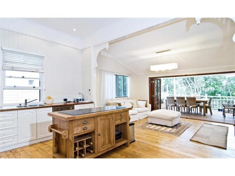 32 NICHOLAS Street, Windsor QLD 4030