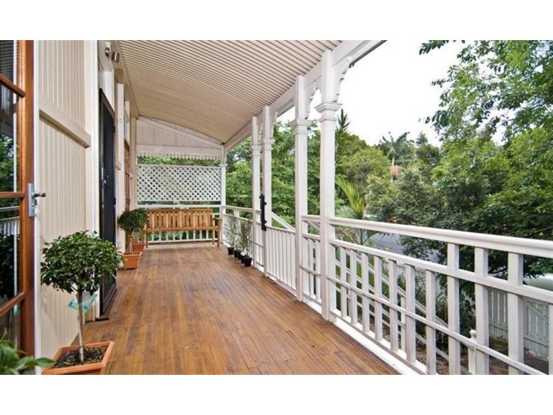 32 NICHOLAS Street, Windsor QLD 4030