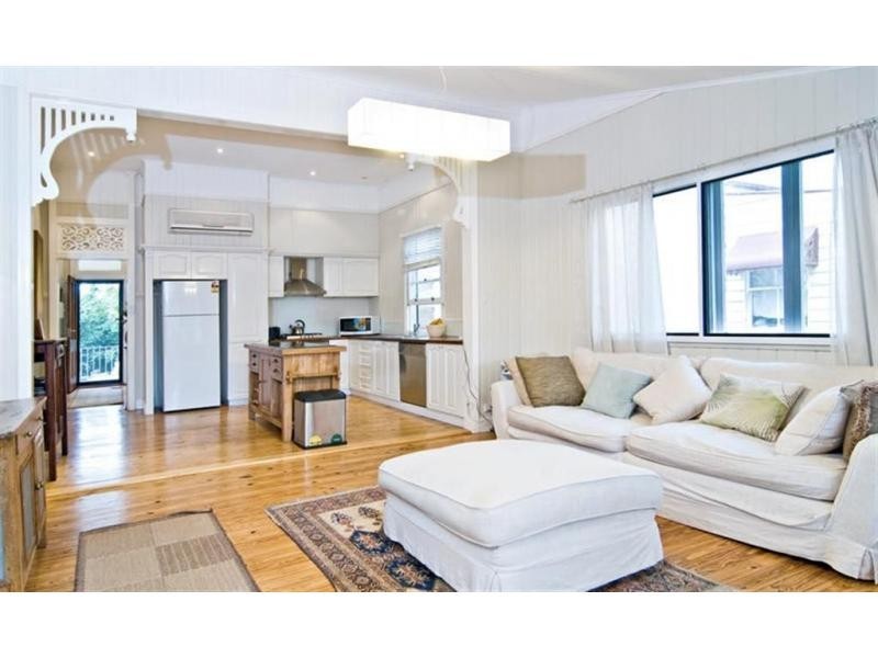 32 NICHOLAS Street, Windsor QLD 4030