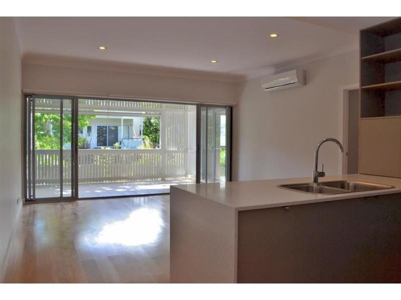 66 Overend Street, Norman Park QLD 4170