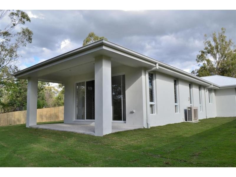 36 Knightsbridge Drive, Chuwar QLD 4306