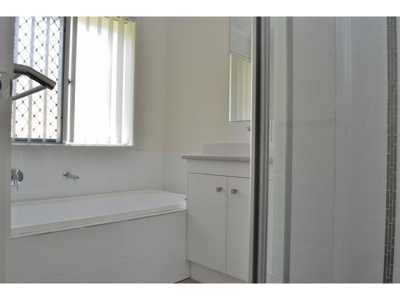 36 Knightsbridge Drive, Chuwar QLD 4306