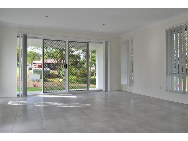 36 Knightsbridge Drive, Chuwar QLD 4306