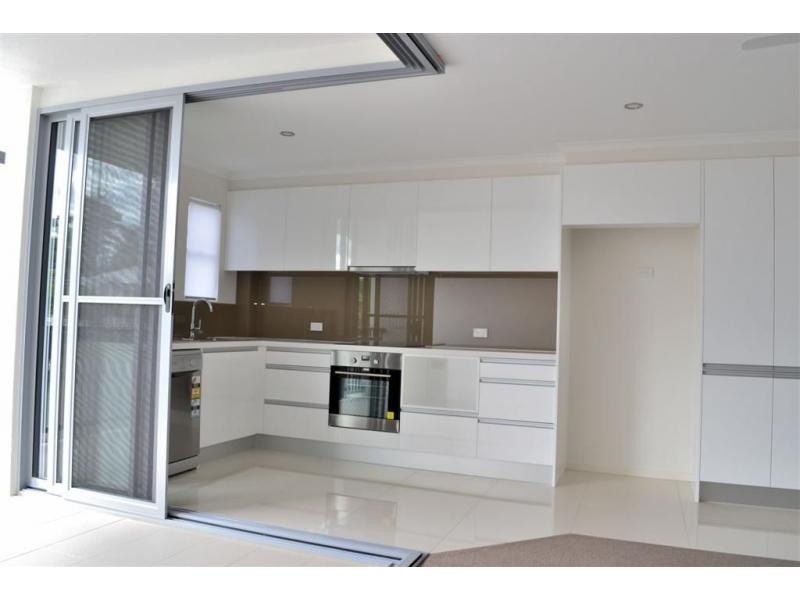 2/31 Palmer Street, Greenslopes QLD 4120