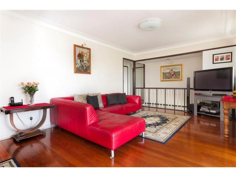 232 Broadwater Road, Mansfield QLD 4122