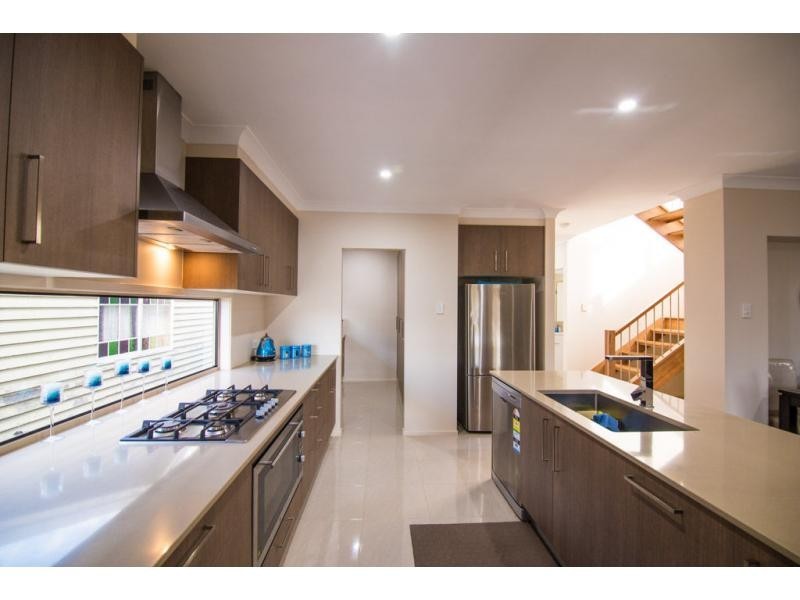 825 Esplanade, Lota QLD 4179