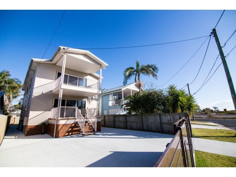 825 Esplanade, Lota QLD 4179