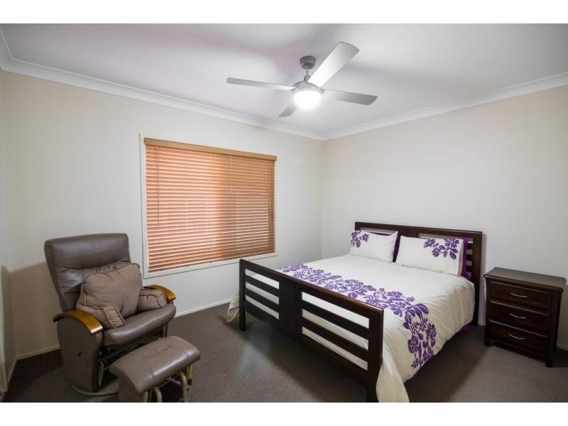 825 Esplanade, Lota QLD 4179