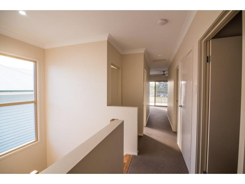 825 Esplanade, Lota QLD 4179