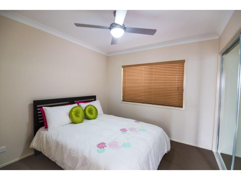 825 Esplanade, Lota QLD 4179