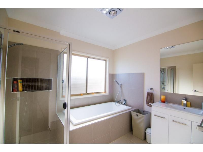 825 Esplanade, Lota QLD 4179