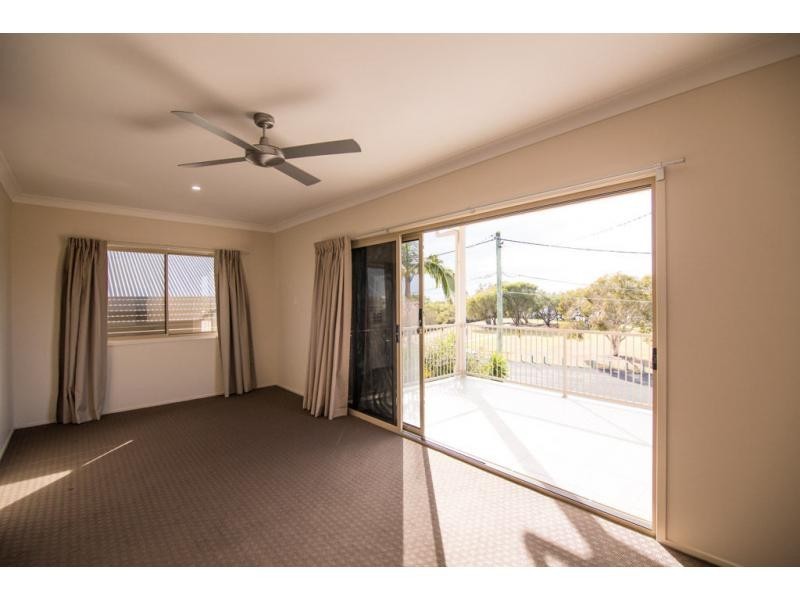 825 Esplanade, Lota QLD 4179