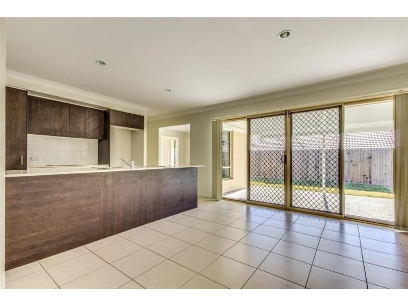 10 Lachlan Lane, Hillcrest QLD 4118