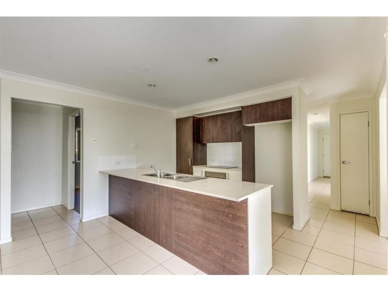 10 Lachlan Lane, Hillcrest QLD 4118