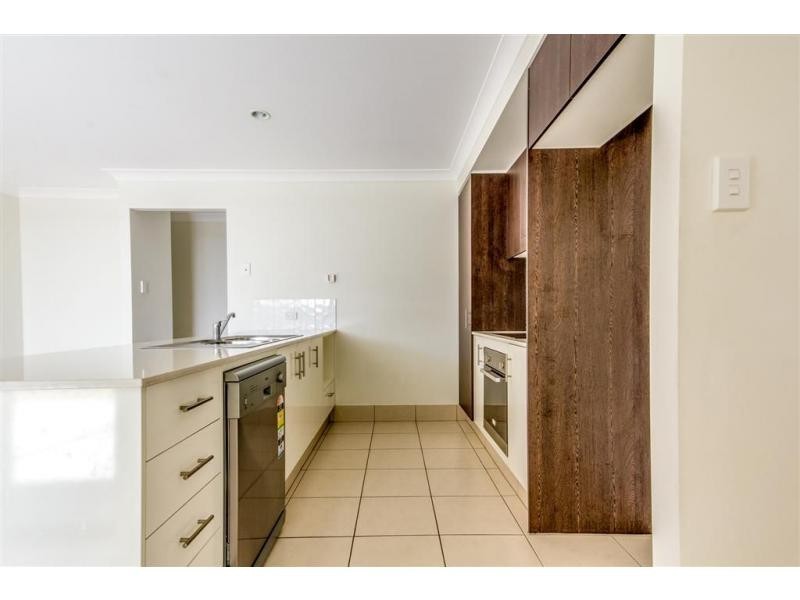 10 Lachlan Lane, Hillcrest QLD 4118