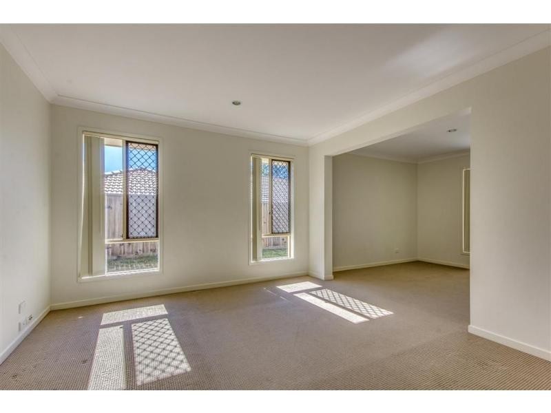 10 Lachlan Lane, Hillcrest QLD 4118
