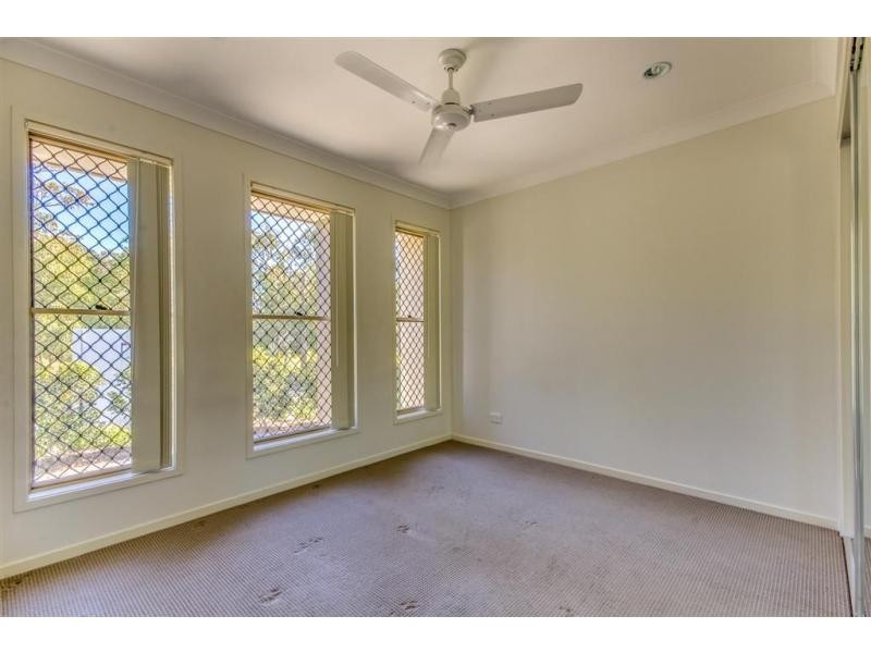 10 Lachlan Lane, Hillcrest QLD 4118