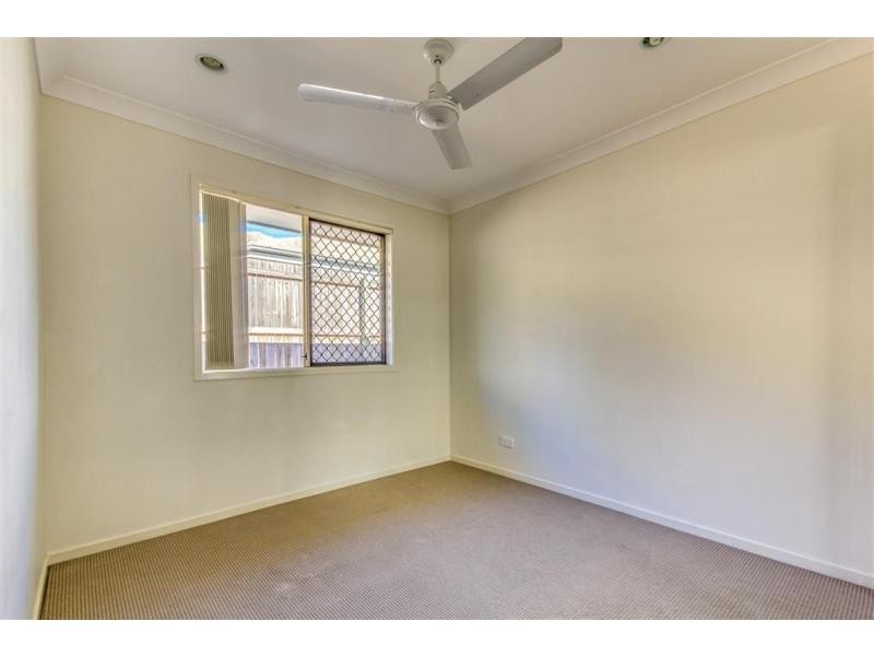 10 Lachlan Lane, Hillcrest QLD 4118
