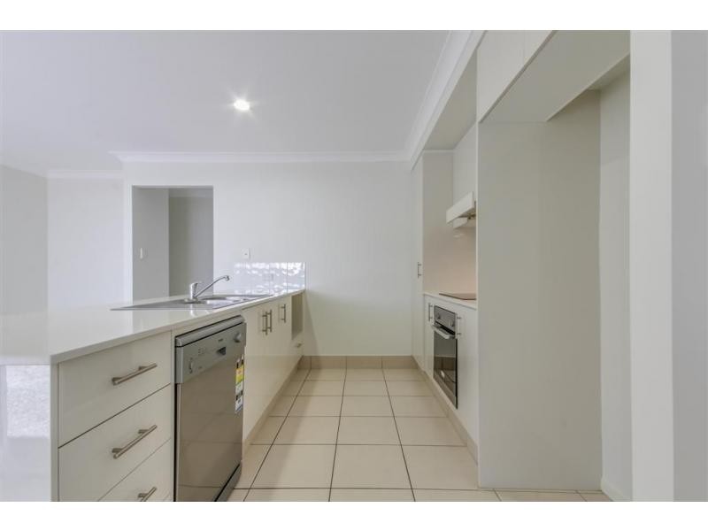 18 Lachlan Lane, Hillcrest QLD 4118
