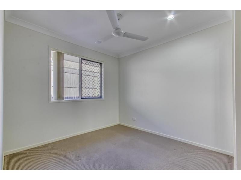 18 Lachlan Lane, Hillcrest QLD 4118