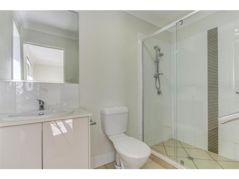 18 Lachlan Lane, Hillcrest QLD 4118