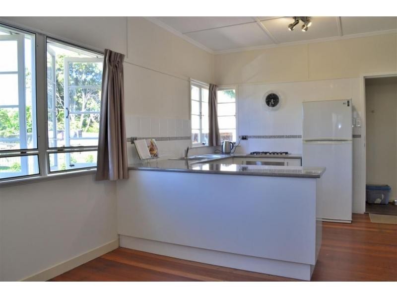 8 Glading Street, Manly West QLD 4179