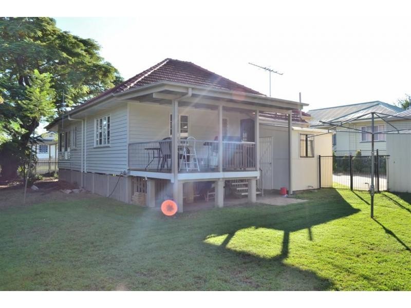 8 Glading Street, Manly West QLD 4179