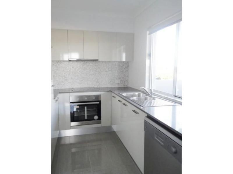 8/12 Hedges Avenue, Sherwood QLD 4075