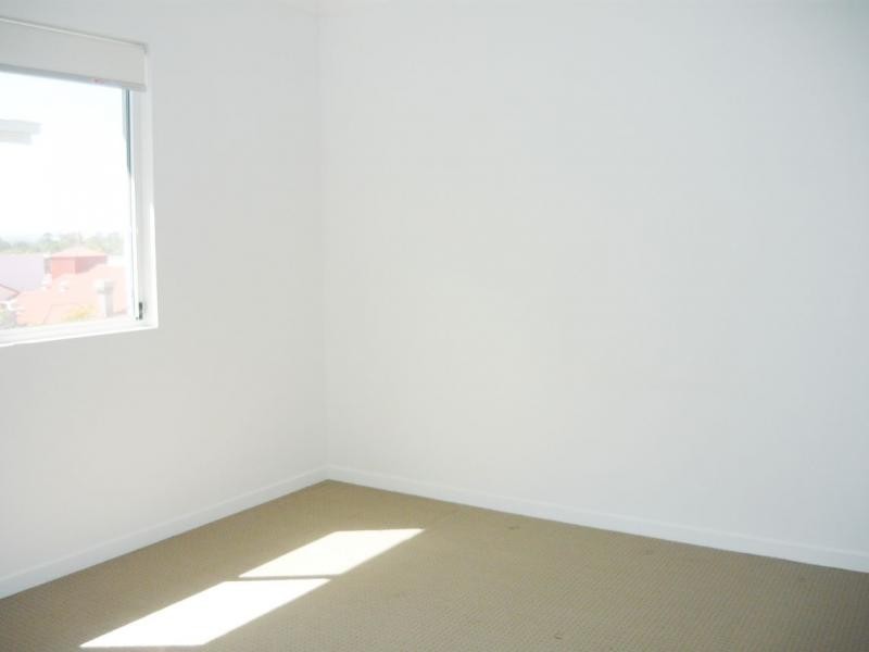 8/12 Hedges Avenue, Sherwood QLD 4075