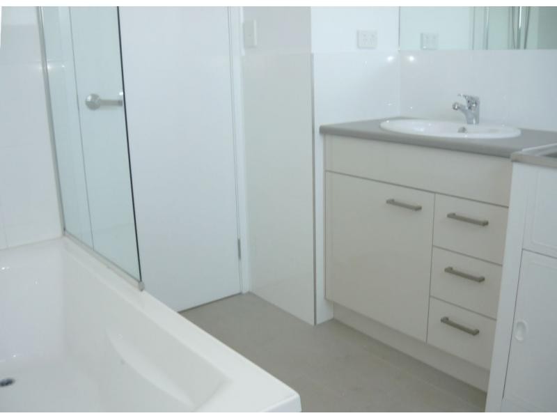 8/12 Hedges Avenue, Sherwood QLD 4075