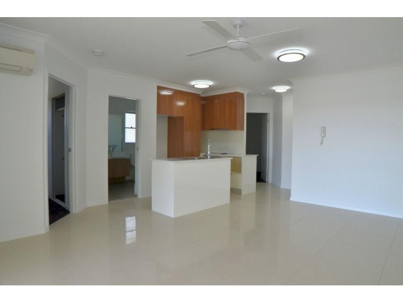 143 Cavendish Road, Coorparoo QLD 4151