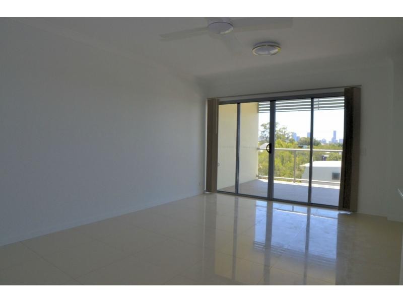 143 Cavendish Road, Coorparoo QLD 4151