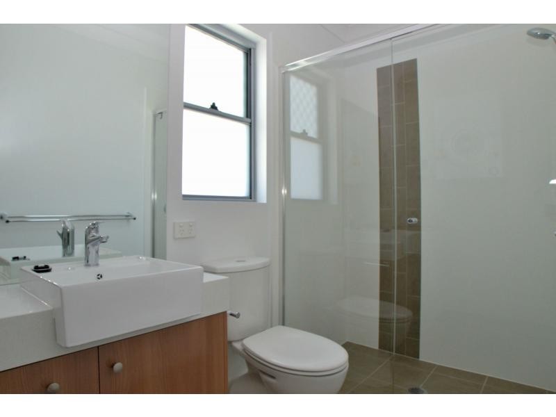 143 Cavendish Road, Coorparoo QLD 4151