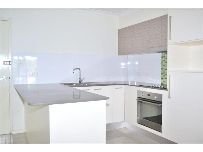 28 Carl Street, Woolloongabba QLD 4102