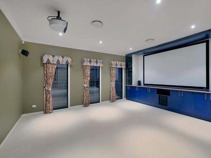 13 Grasmere Place, Carindale QLD 4152